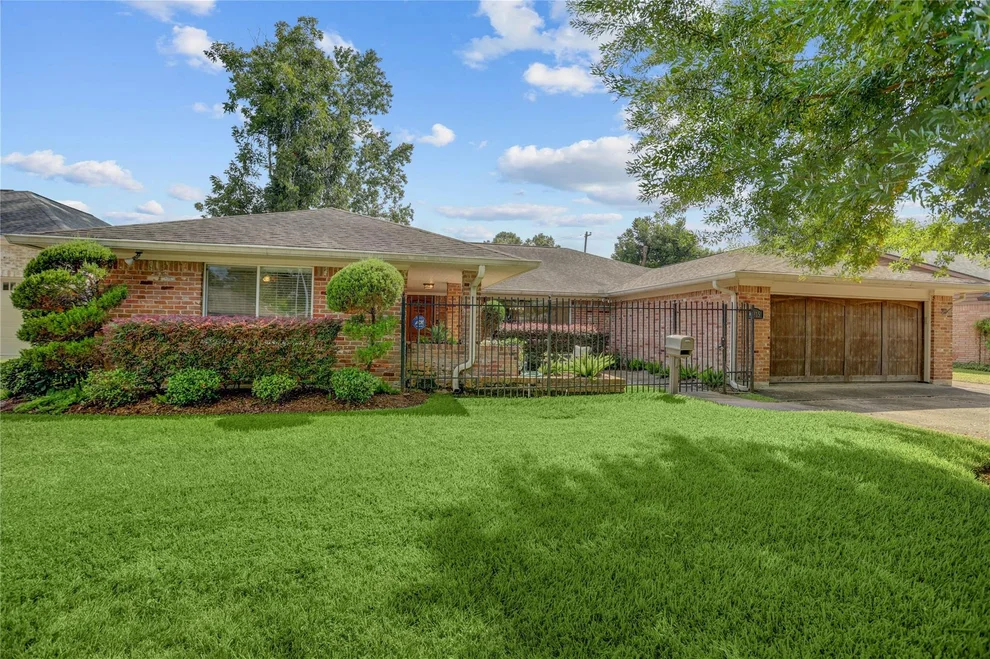 Unit for sale at 4315 Silverwood Drive, Houston, TX 77035