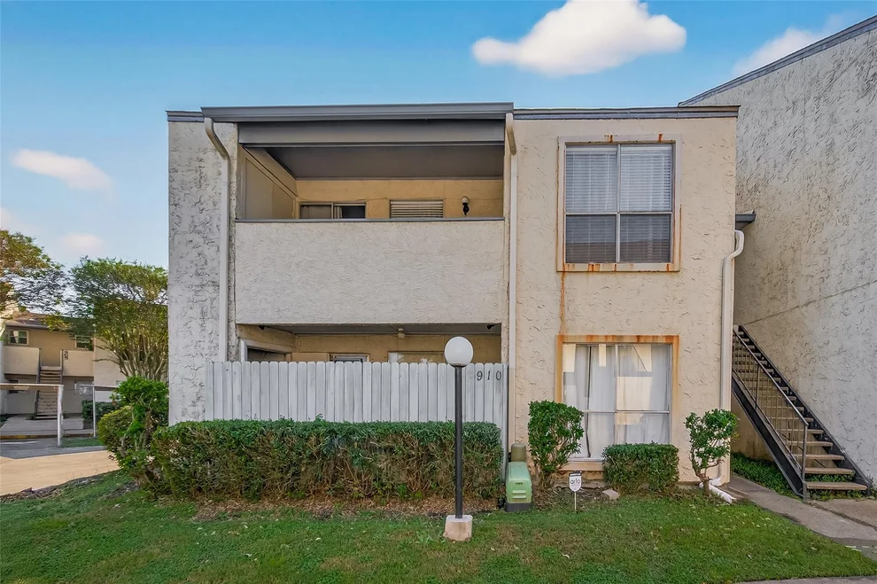 Unit for sale at 7313 Gulf Freeway, Houston, TX 77017