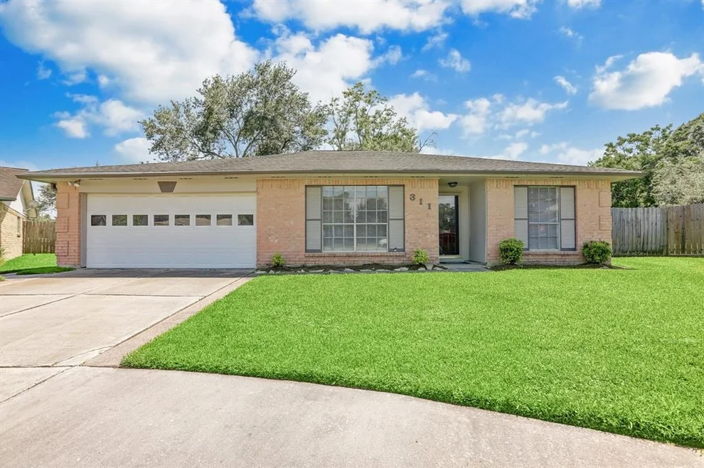 Unit for sale at 311 Countryside Drive, League City, TX 77573