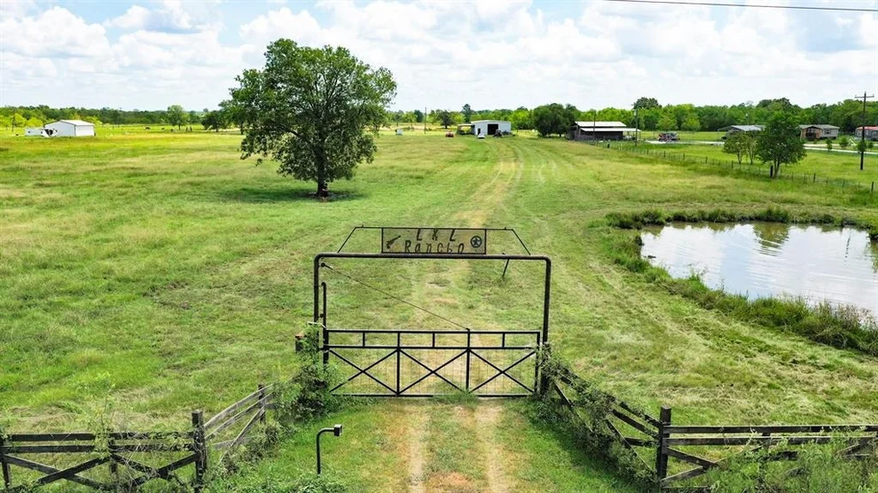 Unit for sale at 2828 County Road 615, Dayton, TX 77535