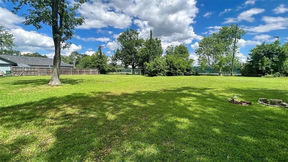 Unit for sale at 8700 Valley View Lane, Houston, TX 77074