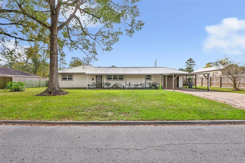 Unit for sale at 130 Lone Oak Lane, Liberty, TX 77575