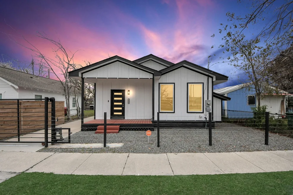 Unit for sale at 2518 Cochran Street, Houston, TX 77009