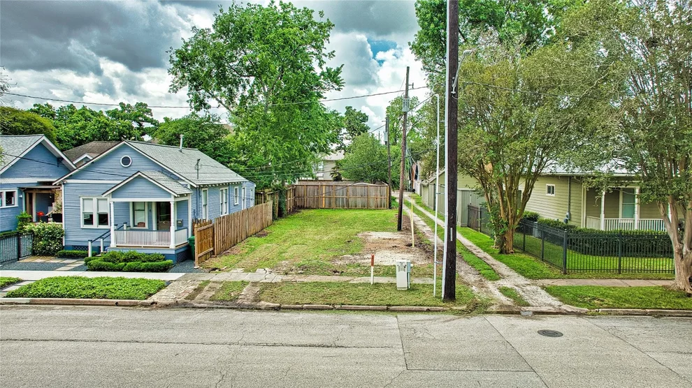 Unit for sale at 238 W 16th Street, Houston, TX 77008