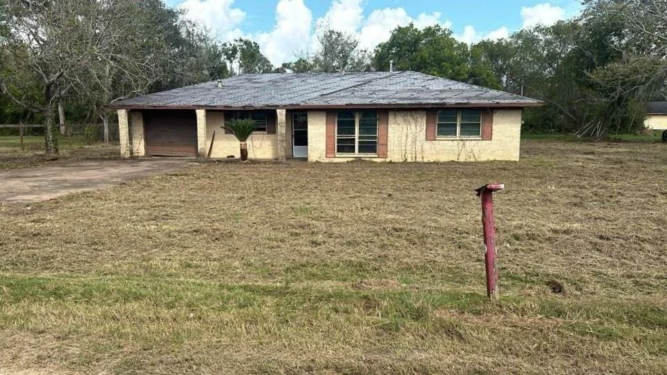 Unit for sale at 17064 County Road 798, Brazoria, TX 77422
