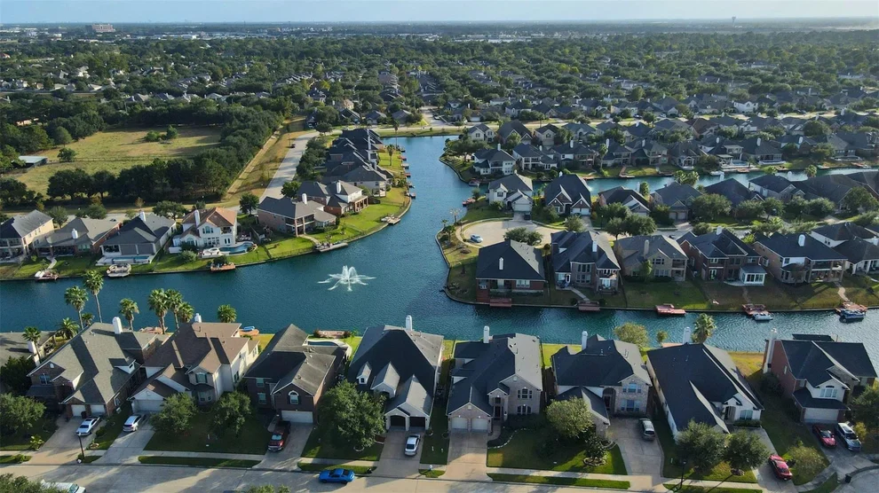 Unit for sale at 17915 Avalon Point Court, Cypress, TX 77429
