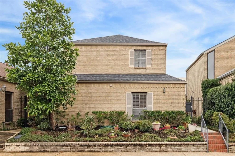 Unit for sale at 3810 Essex Green, Houston, TX 77027