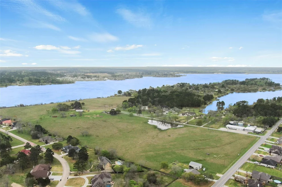 Unit for sale at 0 Bruce, Willis, TX 77318