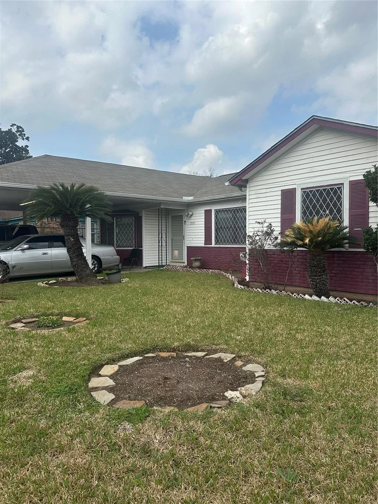 Unit for sale at 7605 Bywood Street, Houston, TX 77028