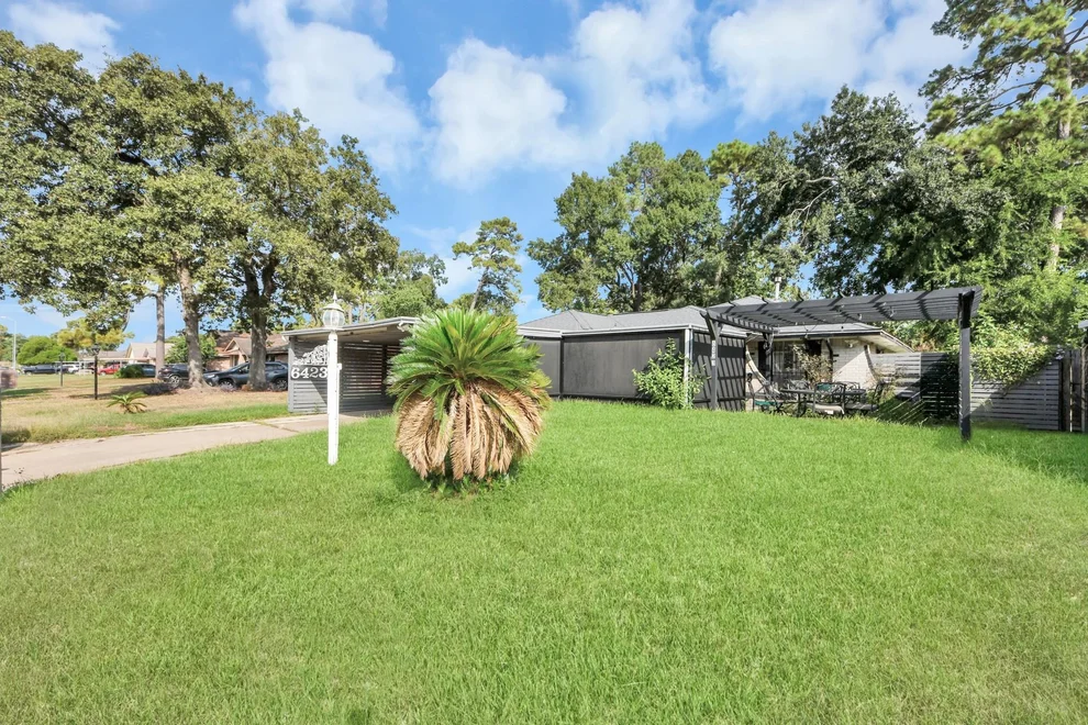 Unit for sale at 6423 Bluestone Drive, Houston, TX 77016