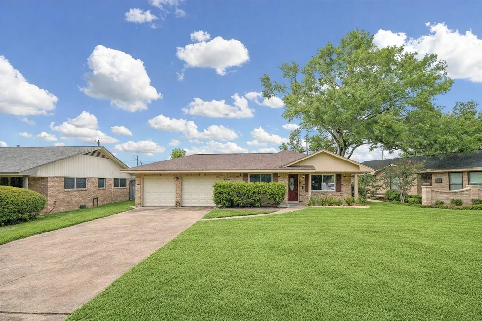 Unit for sale at 1607 Willowby Drive, Houston, TX 77008