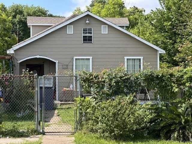 Unit for sale at 7812 E Magnolia Street, Houston, TX 77012