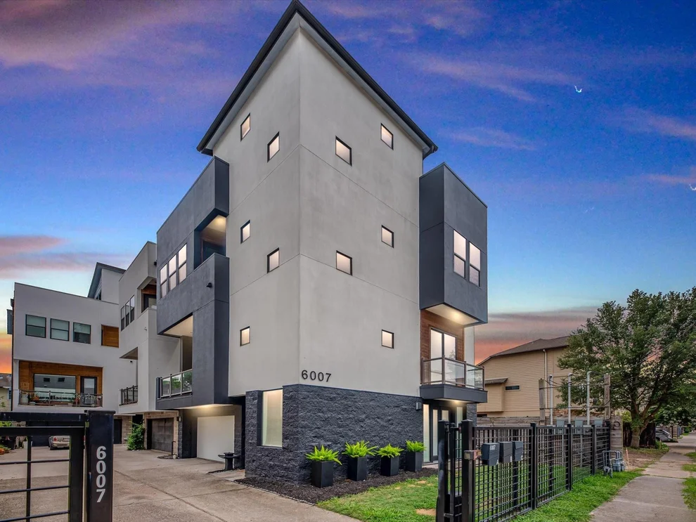 Unit for sale at 6007 Tyne Street, Houston, TX 77007