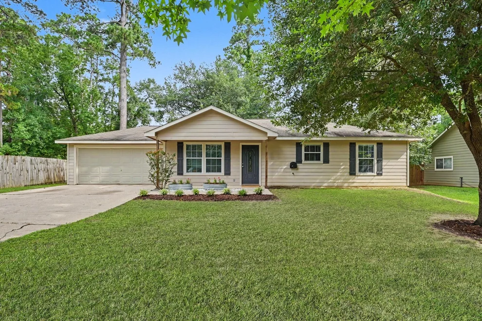 Unit for sale at 10807 Royal Tricia Drive, Conroe, TX 77303