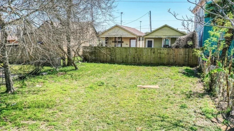 Unit for sale at 2718 Avenue L, Galveston, TX 77550