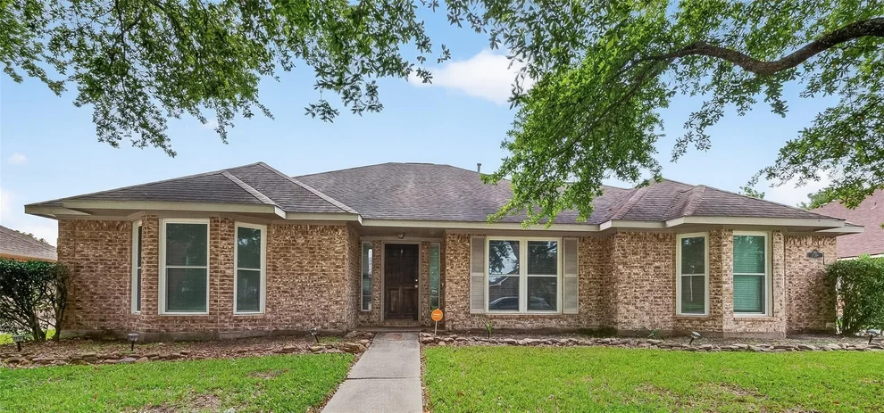 Unit for sale at 2306 Winecup Lane, League City, TX 77573