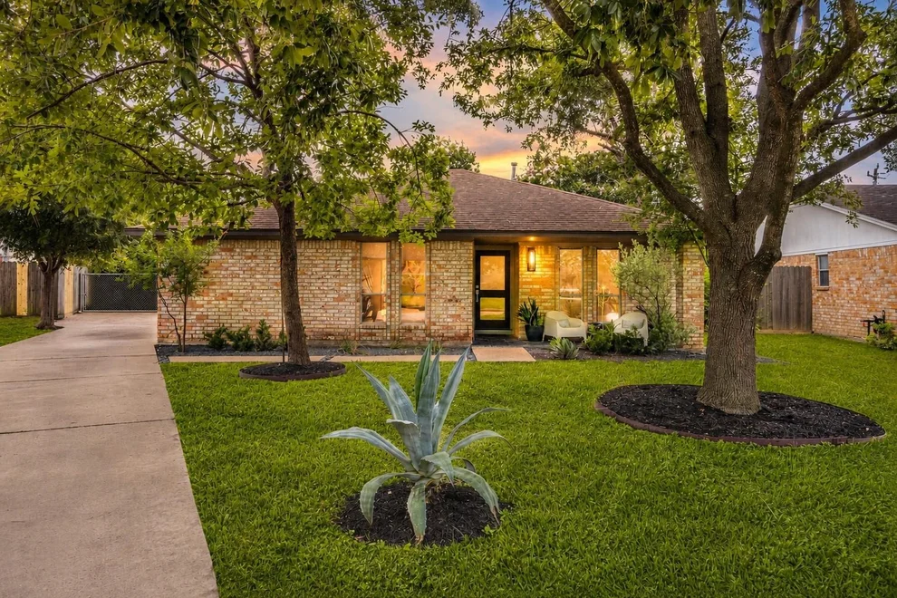 Unit for sale at 5702 Hoover Street, Houston, TX 77092