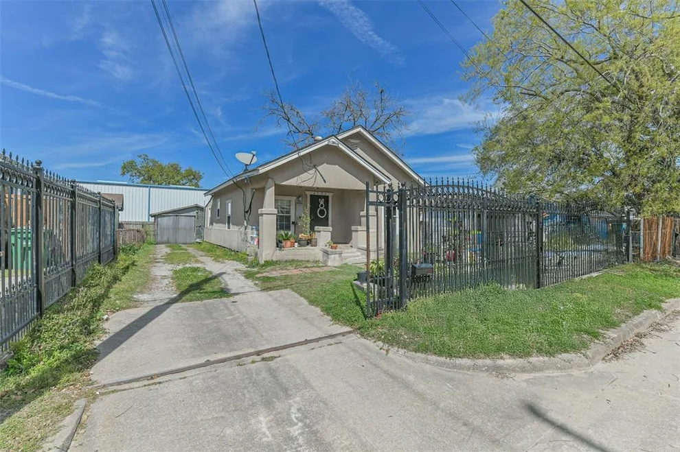 Unit for sale at 6705 Avenue V, Houston, TX 77011