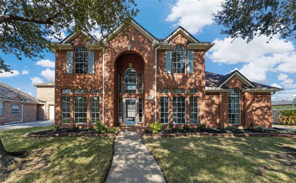 Unit for sale at 2020 Sterling Pointe Court, League City, TX 77573