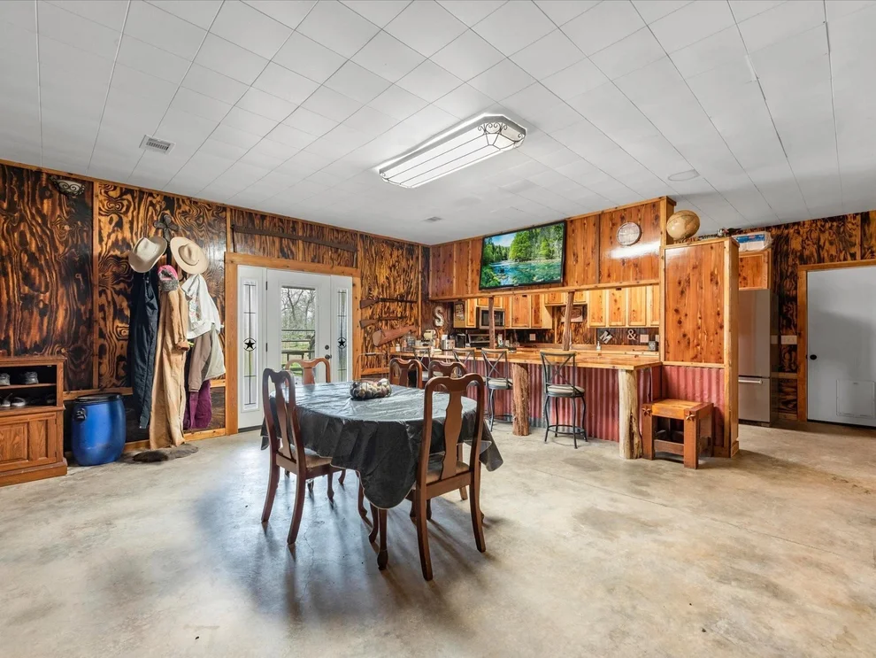 Unit for sale at 5013 U Pond Drive, Angleton, TX 77515