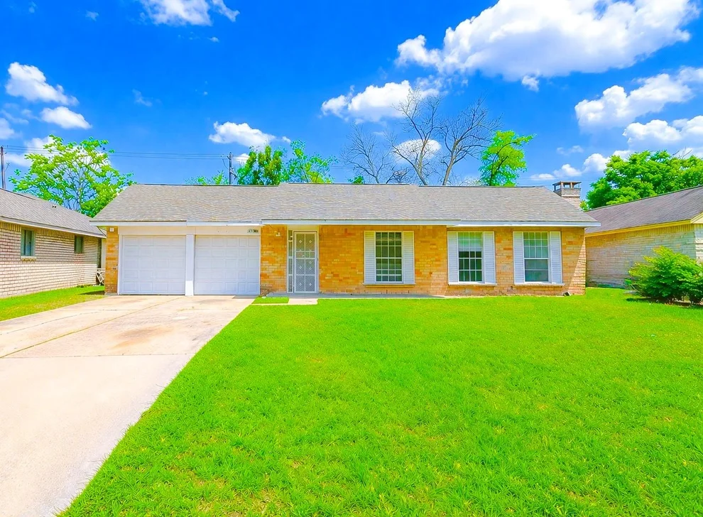 Unit for sale at 10930 W Bellfort Avenue, Houston, TX 77099