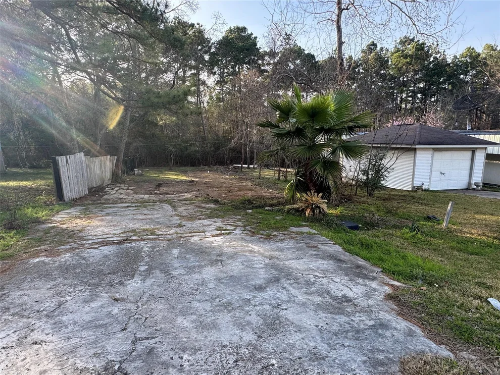 Unit for sale at 14439 W Lee Shore Drive, Willis, TX 77318