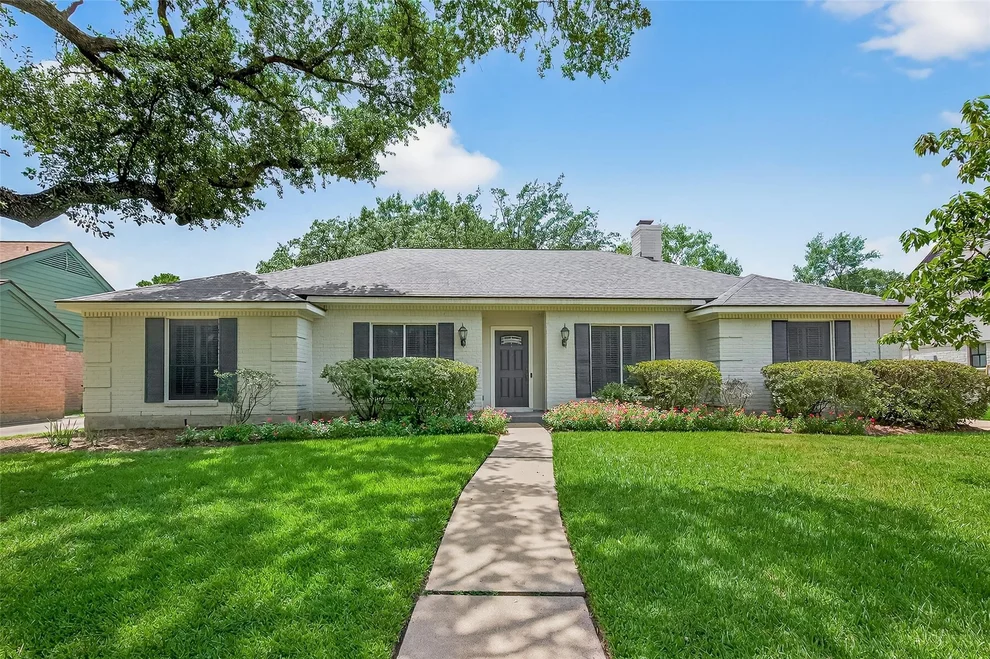 Unit for sale at 2715 Kenross Street, Houston, TX 77043