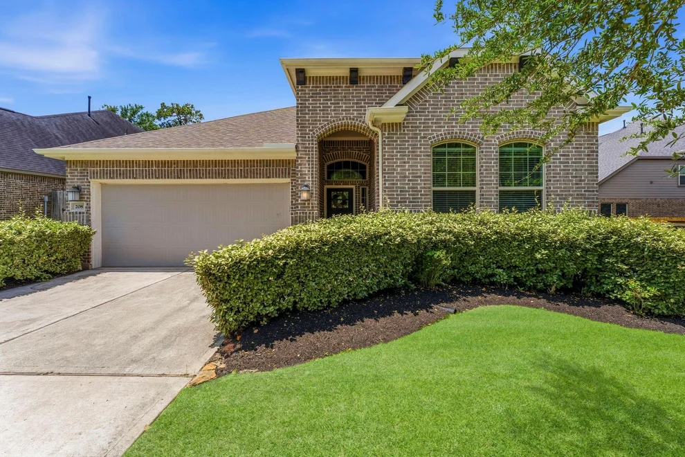 Unit for sale at 208 Capriccio Lane, Montgomery, TX 77316