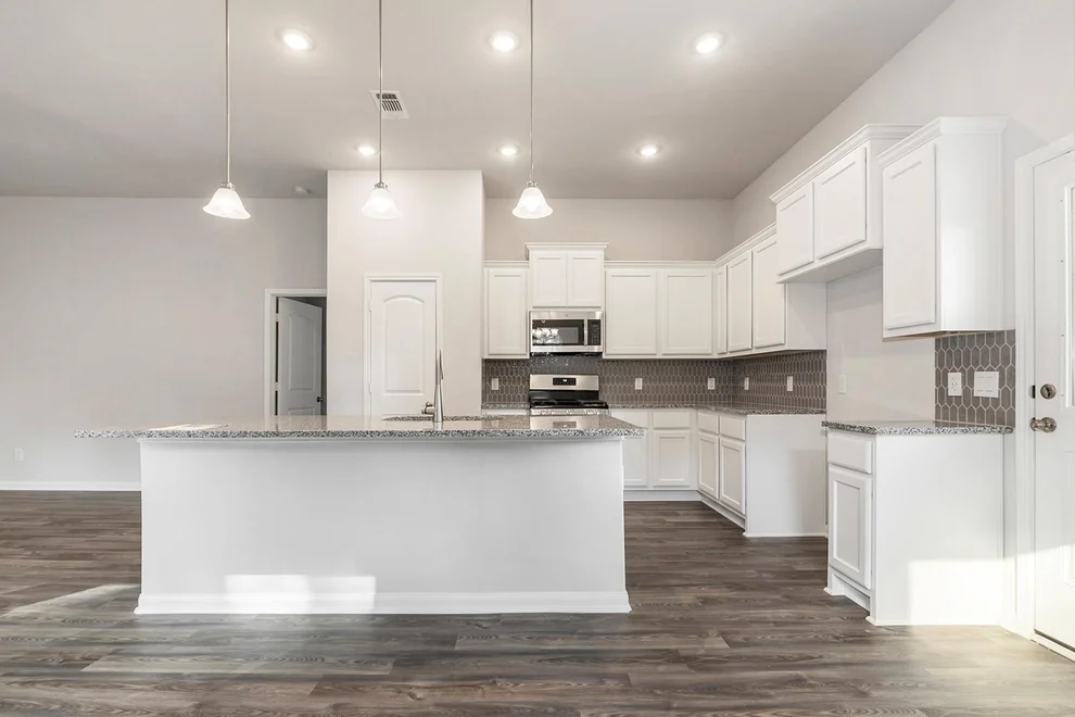 Unit for sale at 331 Woodhaven Drive, West Columbia, TX 77486