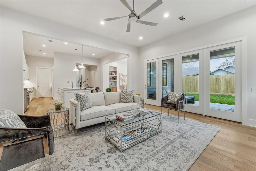 Unit for sale at 714 E 21st Street, Houston, TX 77008