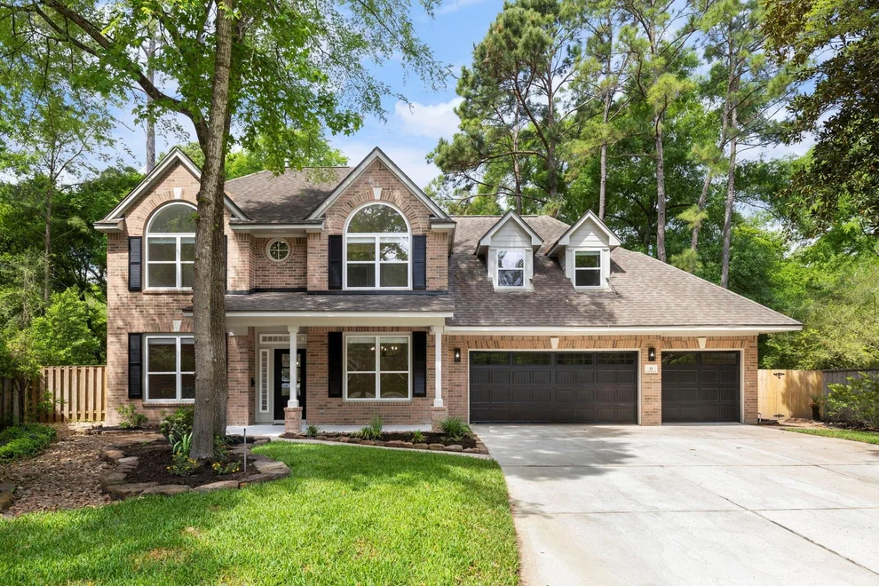 Unit for sale at 35 Classic Oaks Place, The Woodlands, TX 77382