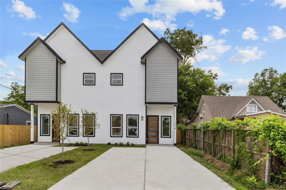Unit for sale at 7805 Farnsworth Street, Houston, TX 77022