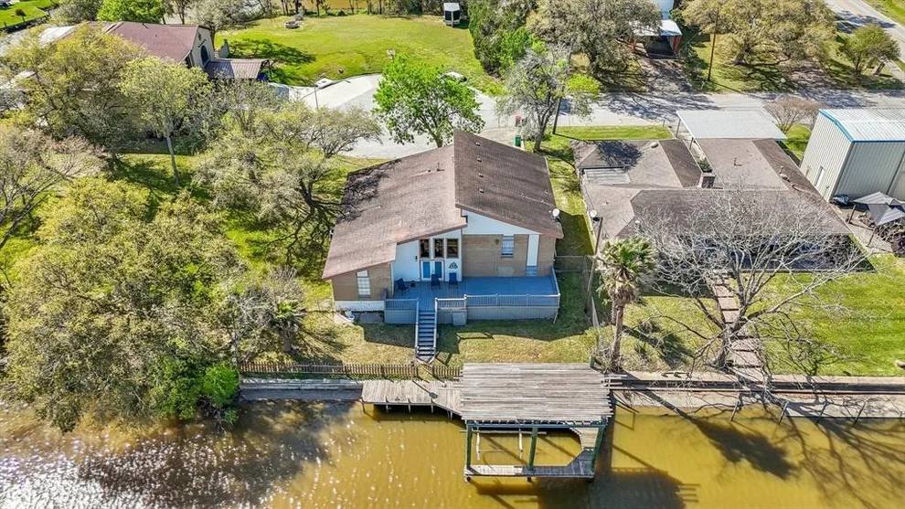 Unit for sale at 10 Dolphin Lane, Baytown, TX 77520