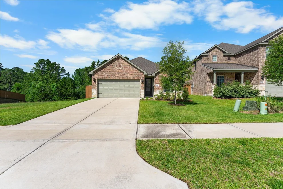 Unit for sale at 6167 White Spruce Drive, Conroe, TX 77304