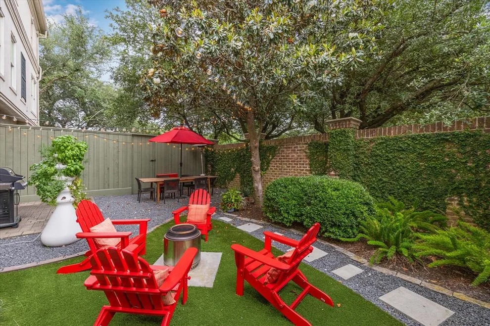 Unit for sale at 4001 Bellefontaine, Houston, TX 77025