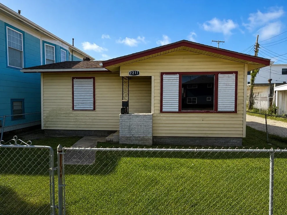 Unit for sale at 2211 Avenue O, Galveston, TX 77550