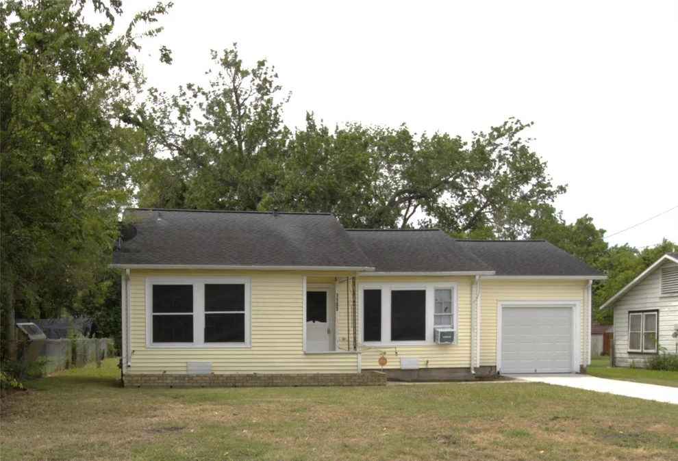 Unit for sale at 1109 Manor Drive, Victoria, TX 77901