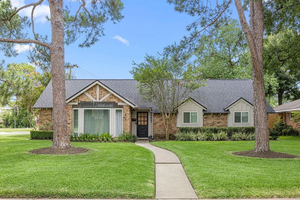 Unit for sale at 10403 Londonderry Drive, Houston, TX 77043