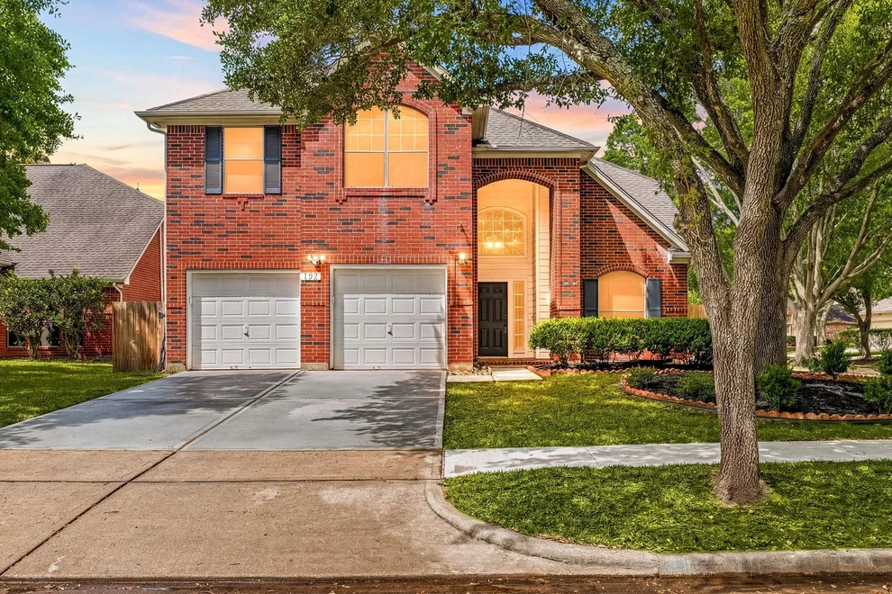 Unit for sale at 102 Lindencrest Court, Sugar Land, TX 77479