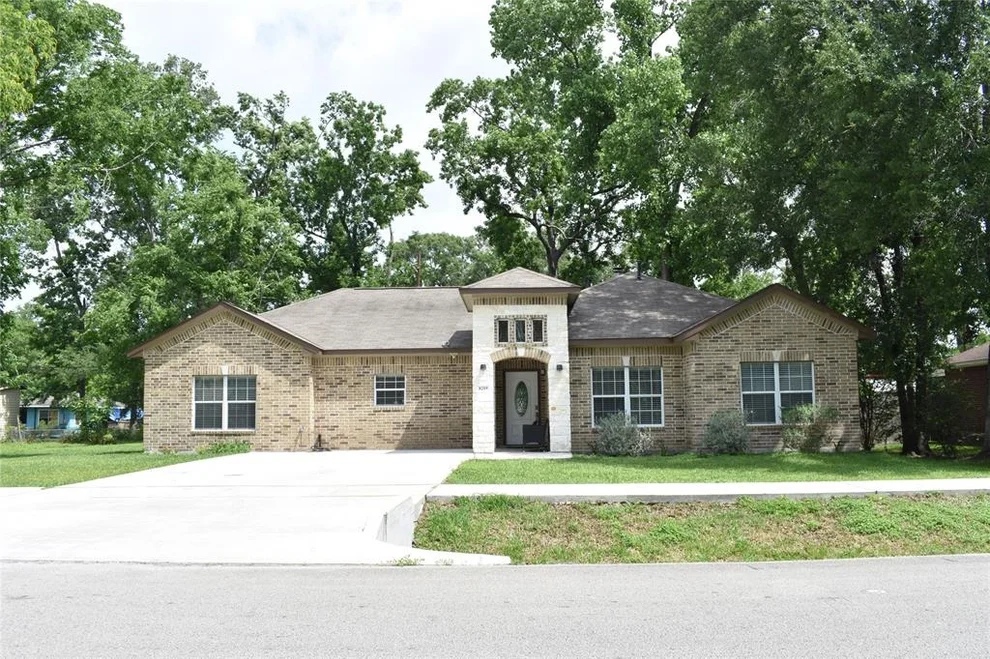 Unit for sale at 8219 Caddo Road, Houston, TX 77078