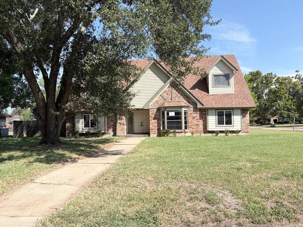 Unit for sale at 113 Buttercup Street Street, Lake Jackson, TX 77566