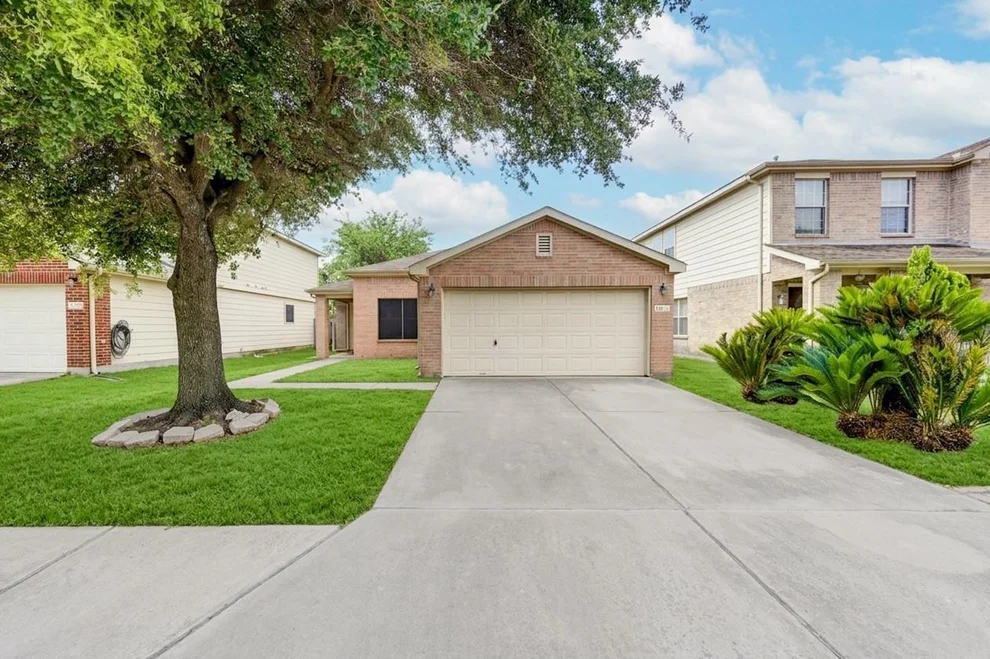 Unit for sale at 15623 Clarks Fork Court, Houston, TX 77086