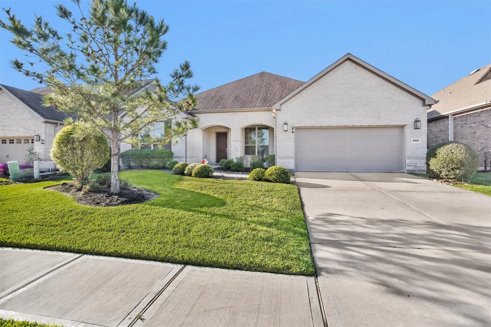Unit for sale at 209 Fox Trotter, Spring, TX 77382