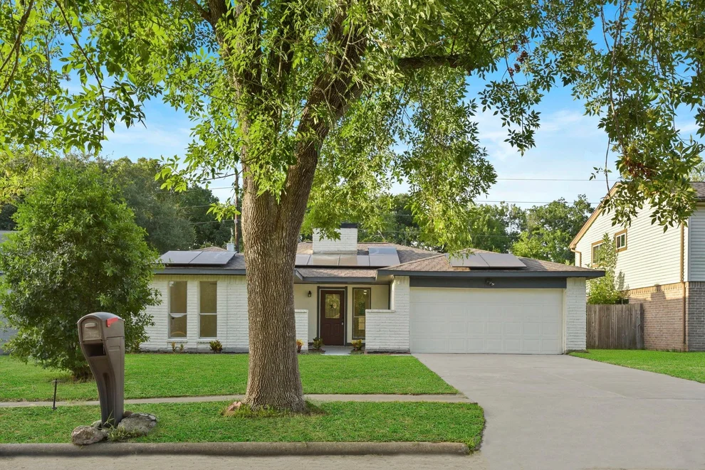 Unit for sale at 2322 Aprilmont Drive, Sugar Land, TX 77498