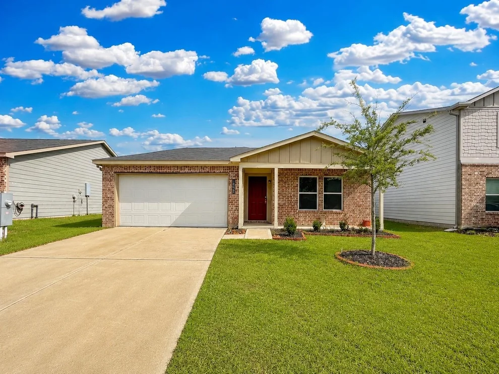 Unit for sale at 10123 Cerritos Drive, Conroe, TX 77306