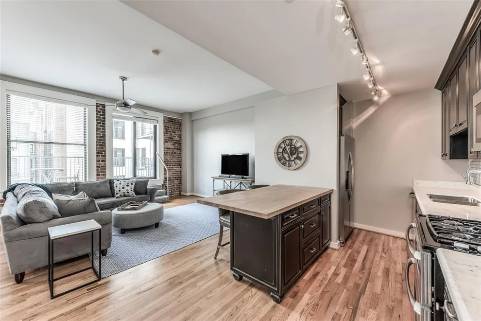 Unit for sale at 915 Franklin Street, Houston, TX 77002
