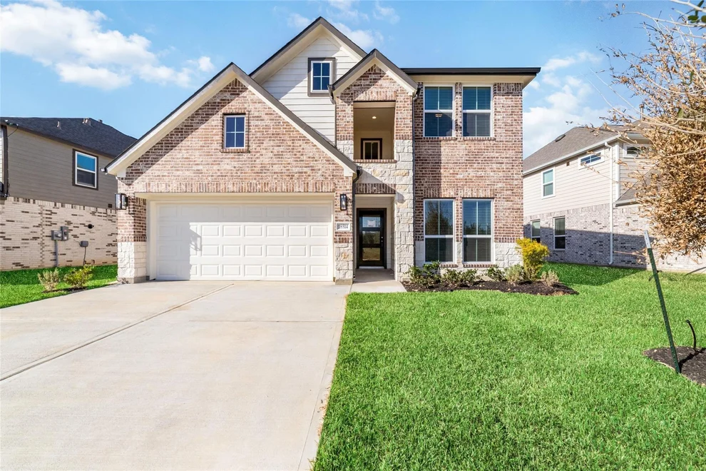 Unit for sale at 18514 Windy Knoll Way, Houston, TX 77084