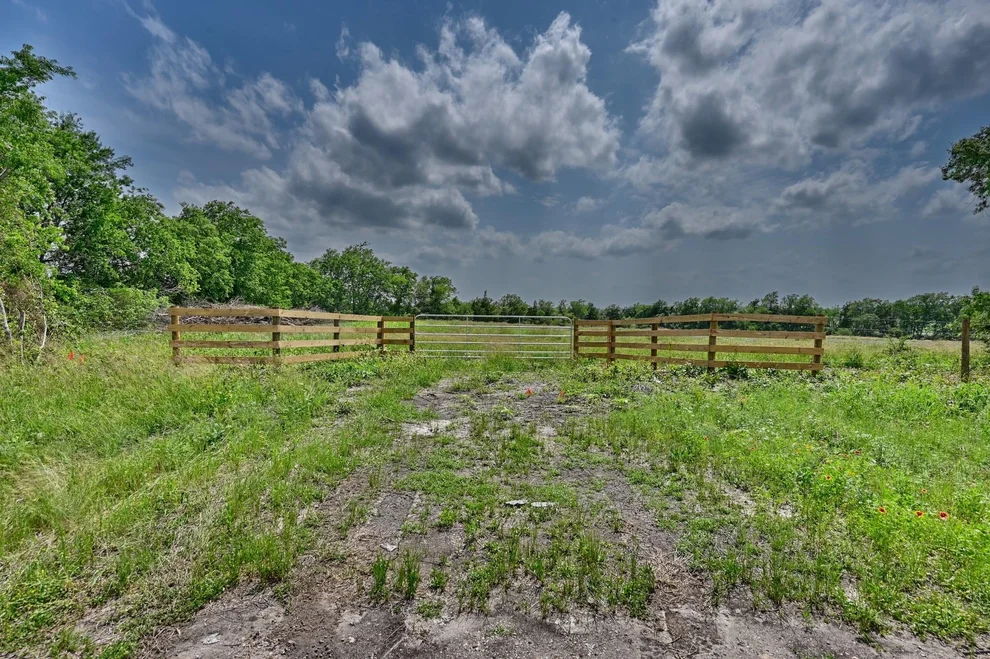 Unit for sale at 544 E Fm 1291, Round Top, TX 78954