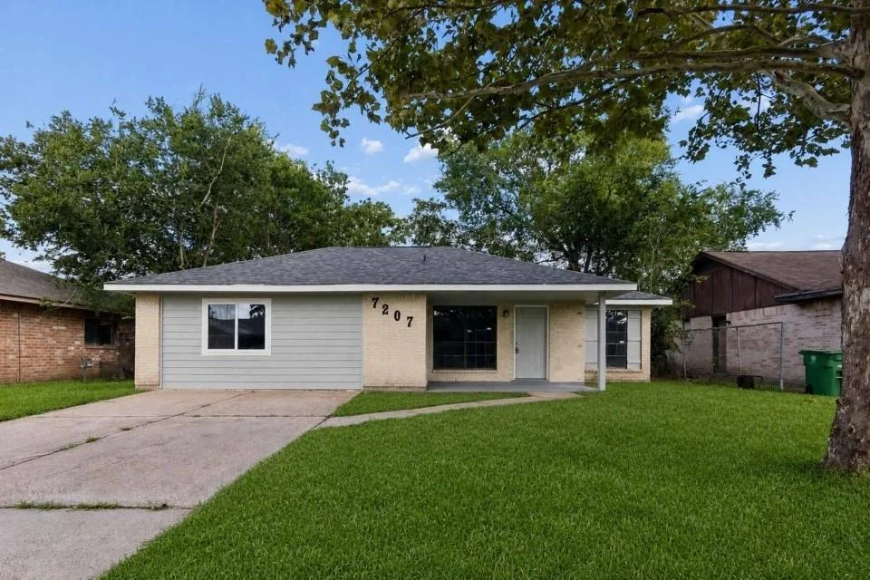 Unit for sale at 7207 Pinehook Lane, Houston, TX 77016