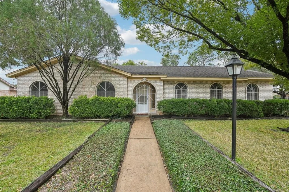 Unit for sale at 12502 Wrenthorpe Drive, Houston, TX 77031